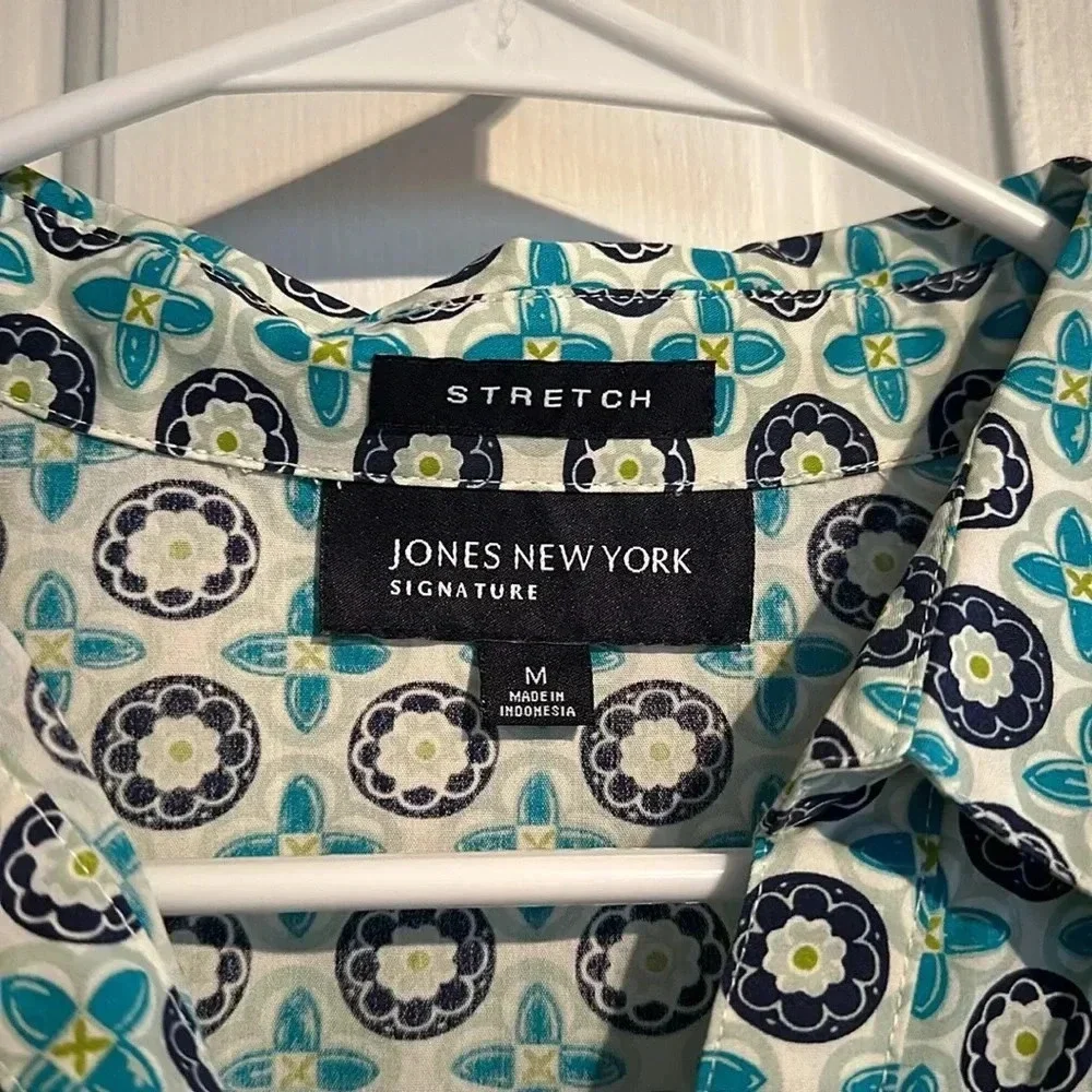 Jones New York Button Down Top Size Medium - Picture 3 of 3